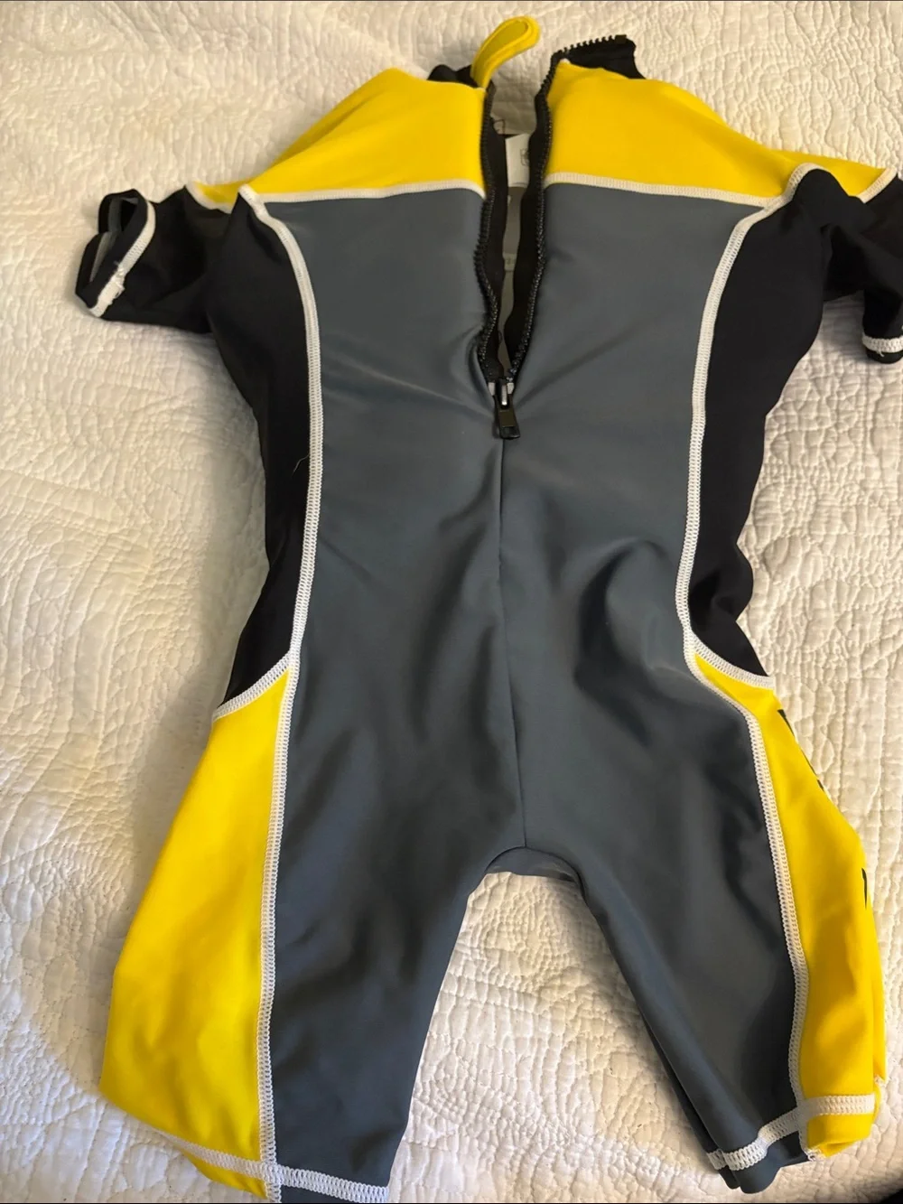 Body Glove Kids Short Sleeve Rashguard Swimsuit - Gray, Yellow & Black